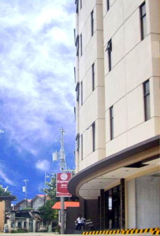 宿务麦丹快捷酒店-仅限隔离 麦克坦 外观 照片