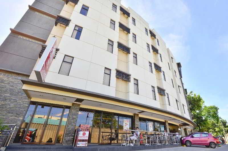 宿务麦丹快捷酒店-仅限隔离 麦克坦 外观 照片